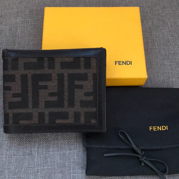 Fendi Other - 🤎Authentic Fendi Wallet (unisex)